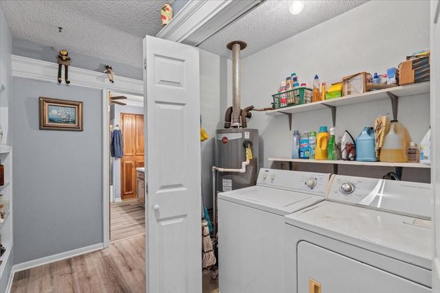 8717 Acorn Lane, Hitchcock, TX 77563