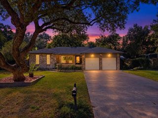 8717 Acorn Lane, Hitchcock, TX 77563