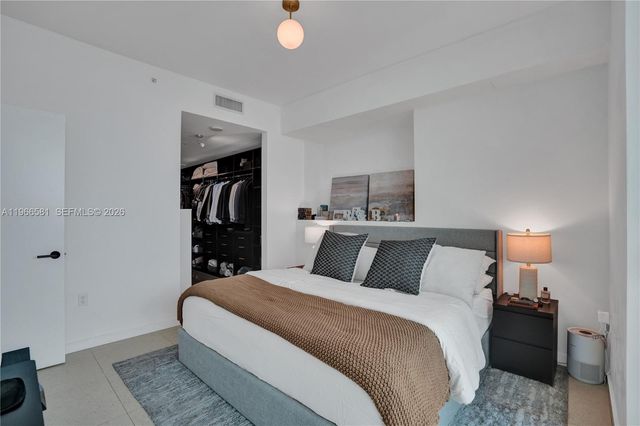 900 Biscayne Blvd 2907, Miami, FL 33132