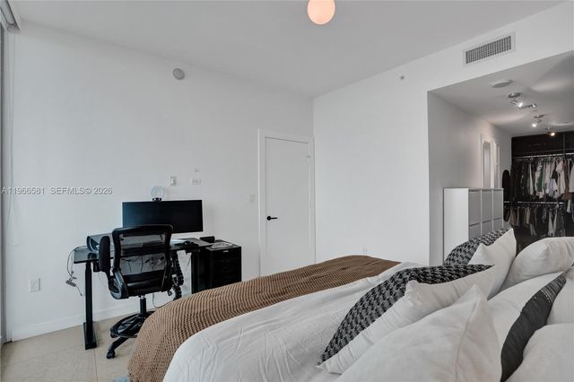 900 Biscayne Blvd 2907, Miami, FL 33132