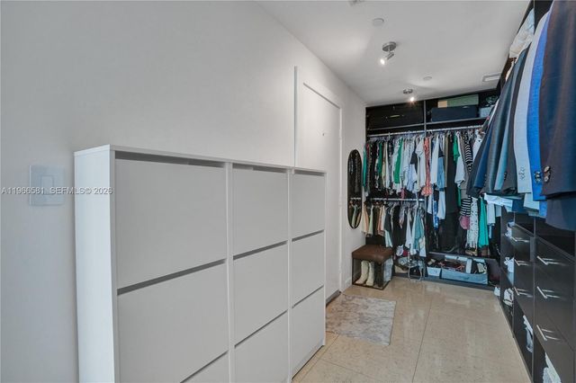 900 Biscayne Blvd 2907, Miami, FL 33132