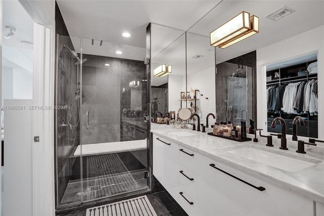 900 Biscayne Blvd 2907, Miami, FL 33132