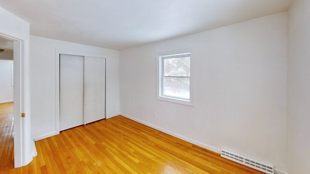 232 School St, Groveland, MA 01834