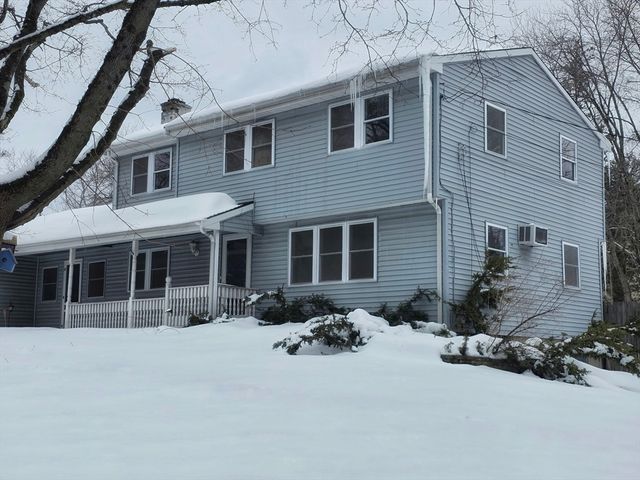 232 School St, Groveland, MA 01834