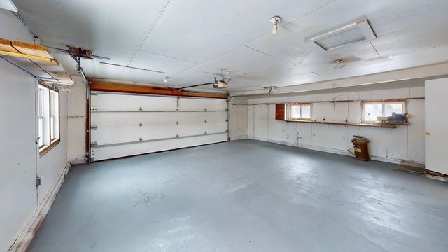 232 School St, Groveland, MA 01834