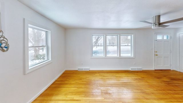 232 School St, Groveland, MA 01834