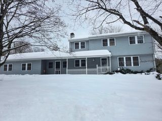 232 School St, Groveland, MA 01834