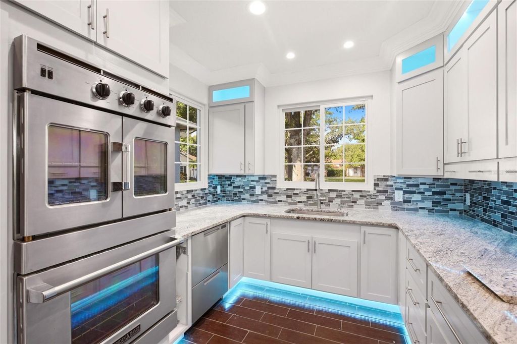 Image 13 of property listing at 12347 HOLLYBUSH TERRACE, Bradenton, FL 34202