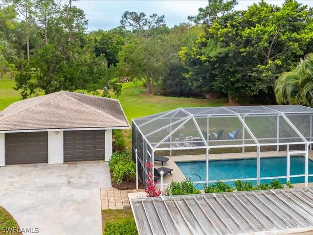 5272 Myrtle LN, Naples, FL 34113