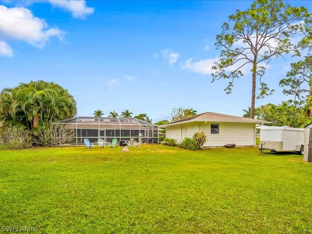 5272 Myrtle LN, Naples, FL 34113