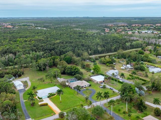 5272 Myrtle LN, Naples, FL 34113