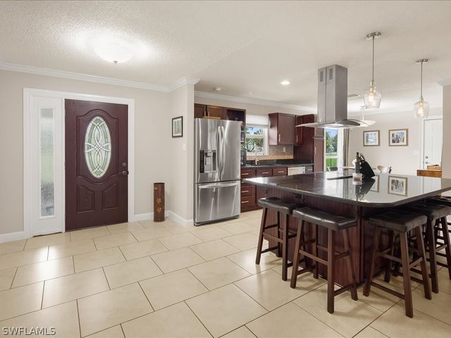 5272 Myrtle LN, Naples, FL 34113