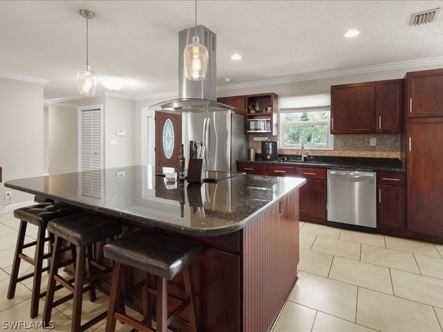 5272 Myrtle LN, Naples, FL 34113