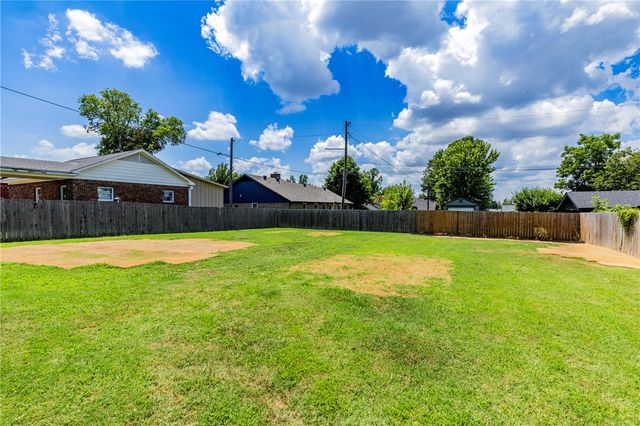 608 S 13th Street, Rogers, AR 72758