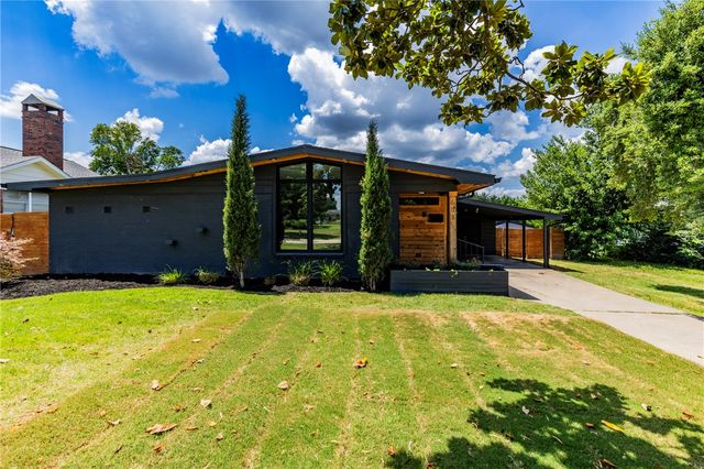 608 S 13th Street, Rogers, AR 72758