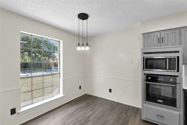 335 Hummingbird Lane, Duncanville, TX 75137