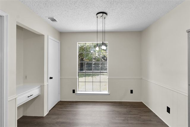 335 Hummingbird Lane, Duncanville, TX 75137