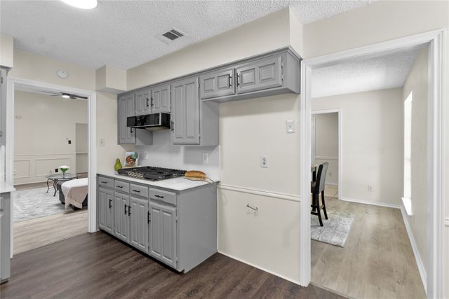 335 Hummingbird Lane, Duncanville, TX 75137
