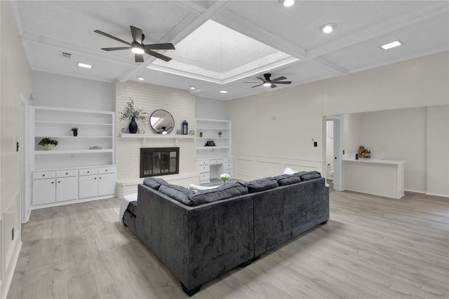 335 Hummingbird Lane, Duncanville, TX 75137