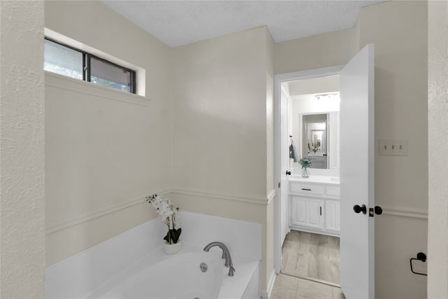 335 Hummingbird Lane, Duncanville, TX 75137