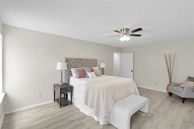 335 Hummingbird Lane, Duncanville, TX 75137