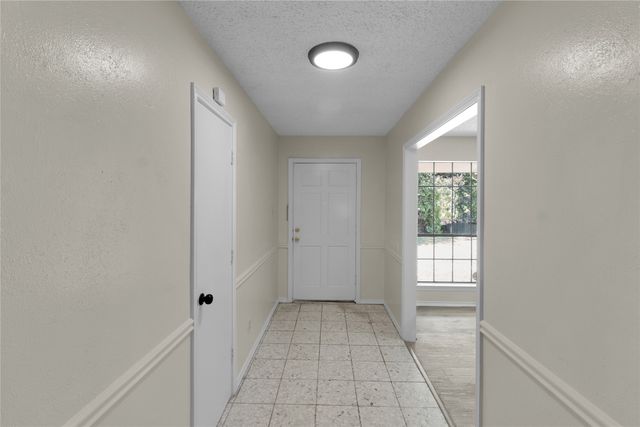 335 Hummingbird Lane, Duncanville, TX 75137