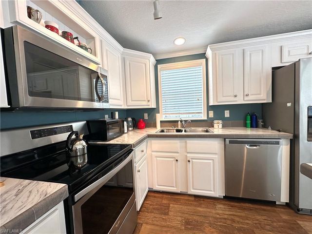 3264 Ott LN, Bonita Springs, FL 34134