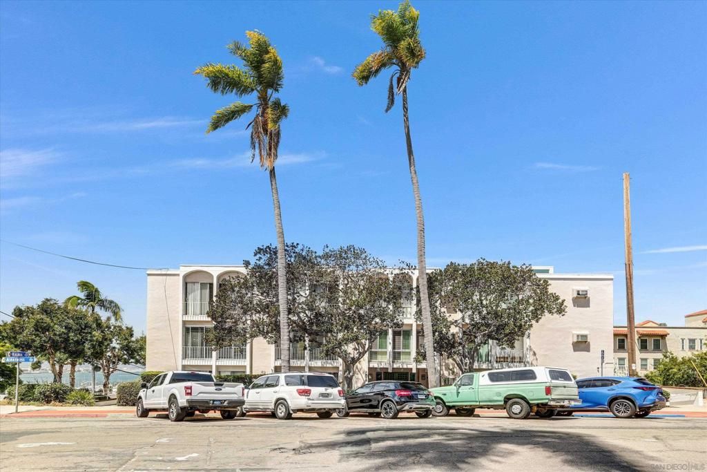 Image 1 of property listing at 2410 Albatross St 9, San Diego, CA 92101
