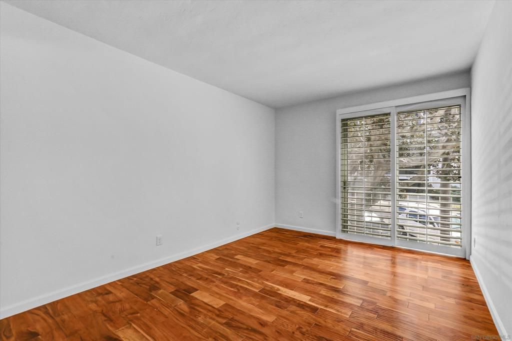 Image 20 of property listing at 2410 Albatross St 9, San Diego, CA 92101
