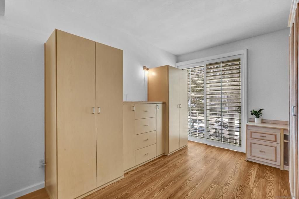 Image 30 of property listing at 2410 Albatross St 9, San Diego, CA 92101