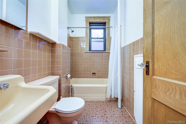 33-11 82nd Street 51, Jackson Heights, NY 11372