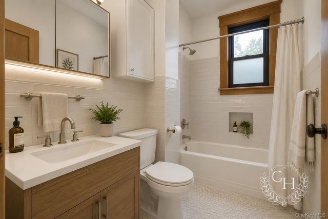 33-11 82nd Street 51, Jackson Heights, NY 11372