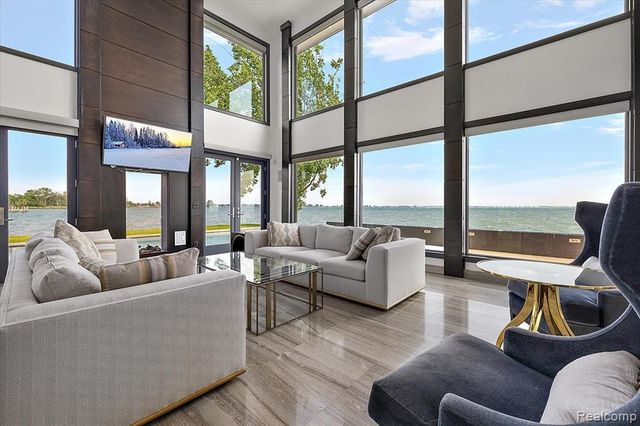 8349 Dixie Highway, Ira, MI 48023