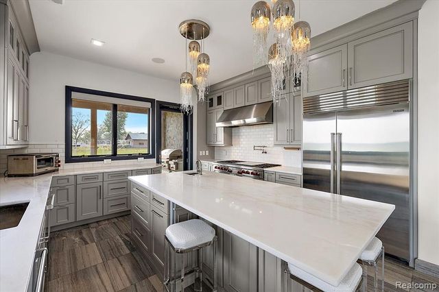 8349 Dixie Highway, Ira, MI 48023