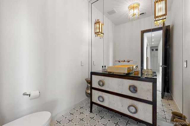 8349 Dixie Highway, Ira, MI 48023