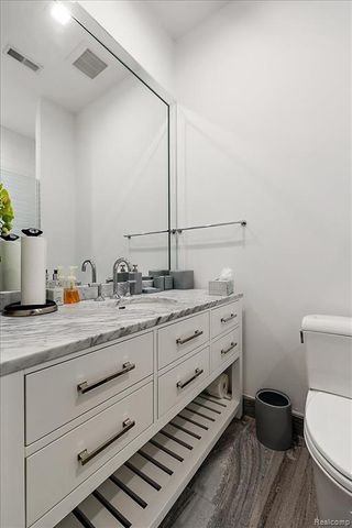 8349 Dixie Highway, Ira, MI 48023