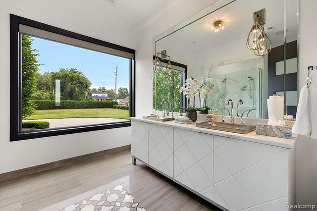 8349 Dixie Highway, Ira, MI 48023