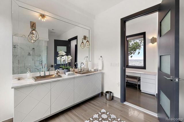 8349 Dixie Highway, Ira, MI 48023