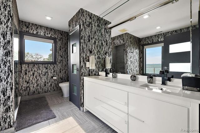 8349 Dixie Highway, Ira, MI 48023