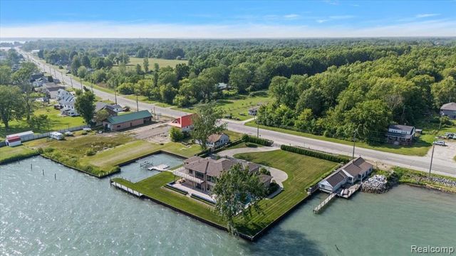 8349 Dixie Highway, Ira, MI 48023