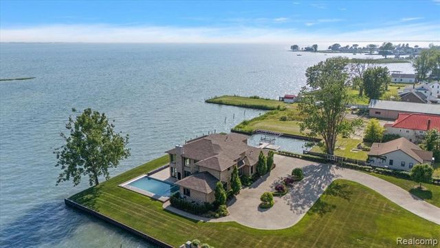 8349 Dixie Highway, Ira, MI 48023