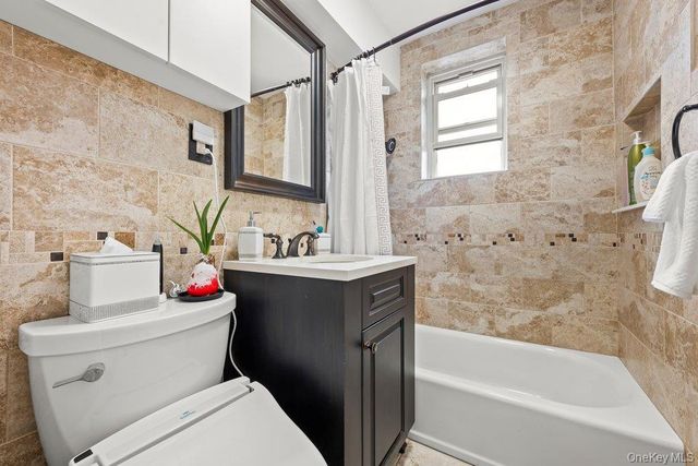 84-50 169th Street 611, Jamaica, NY 11432