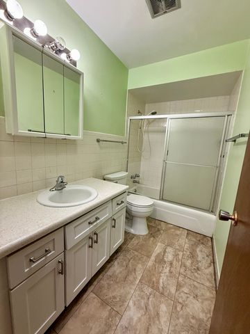 402 Elmwood Drive, Belvidere, IL 61008