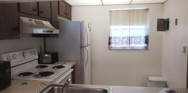 9340 Lagoon Place 302, Davie, FL 33324