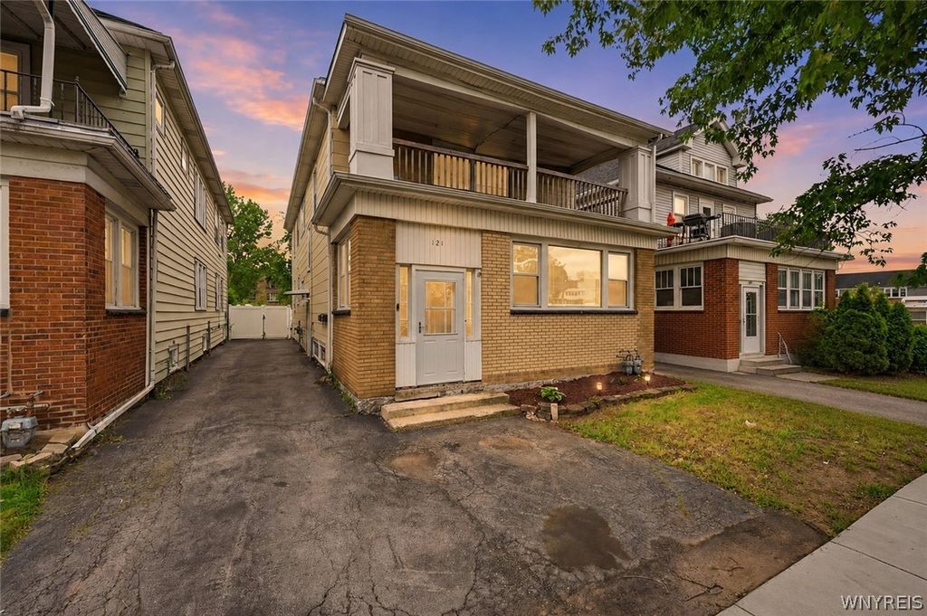 121 Tacoma Avenue, Buffalo, NY 14216