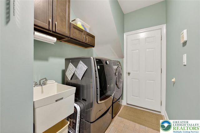 7505 Cedar Road, Lower Macungie Twp, PA 18062