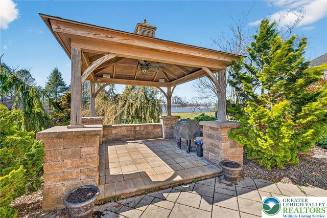 7505 Cedar Road, Lower Macungie Twp, PA 18062