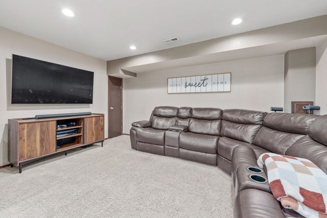 2641 E Spring Hill Ct, Goddard, KS 67052