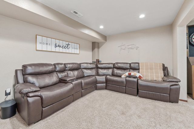 2641 E Spring Hill Ct, Goddard, KS 67052