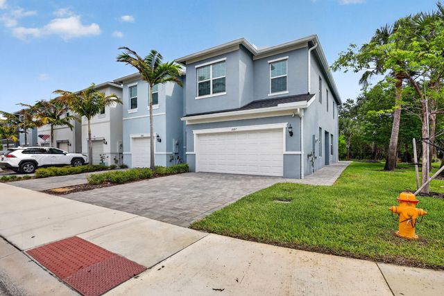 1887 SE Ocean Cove Way, Stuart, FL 34996